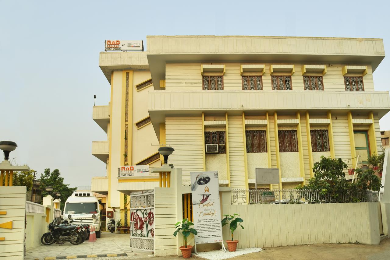 Hotel Rnb Select Vijay Delux Sultānpur Exterior foto