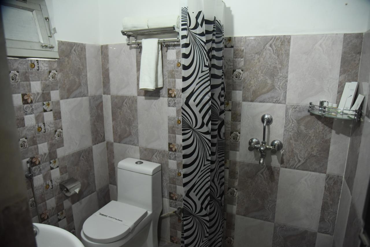 Hotel Rnb Select Vijay Delux Sultānpur Exterior foto