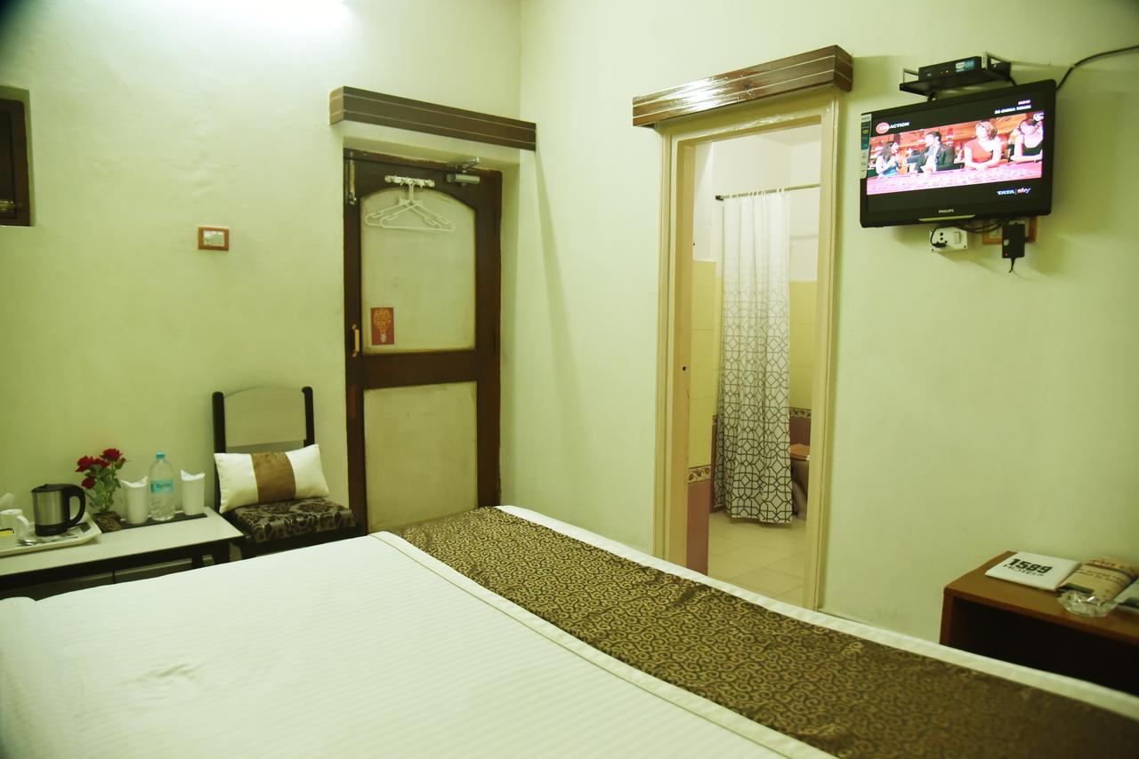 Hotel Rnb Select Vijay Delux Sultānpur Exterior foto