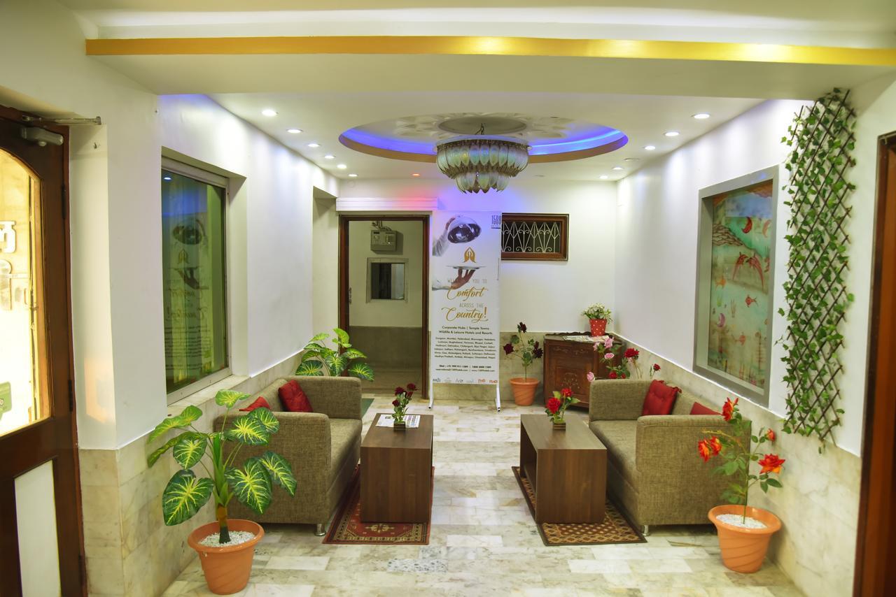 Hotel Rnb Select Vijay Delux Sultānpur Exterior foto
